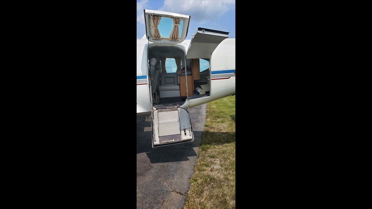 39ca aft doors open