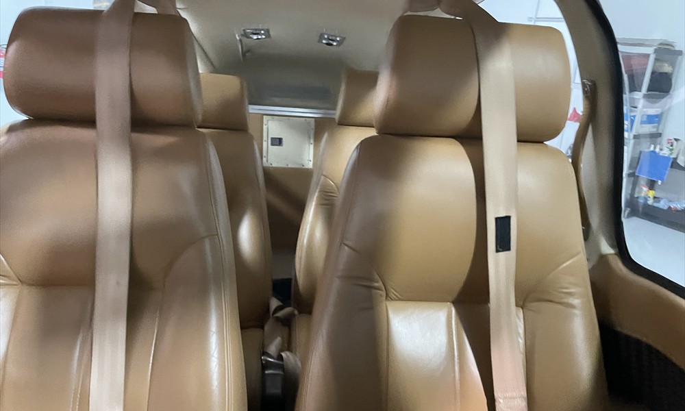 82hc interior